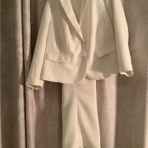 NEVER WORN! Cream Crepe Petite Sizing Talbots Suit